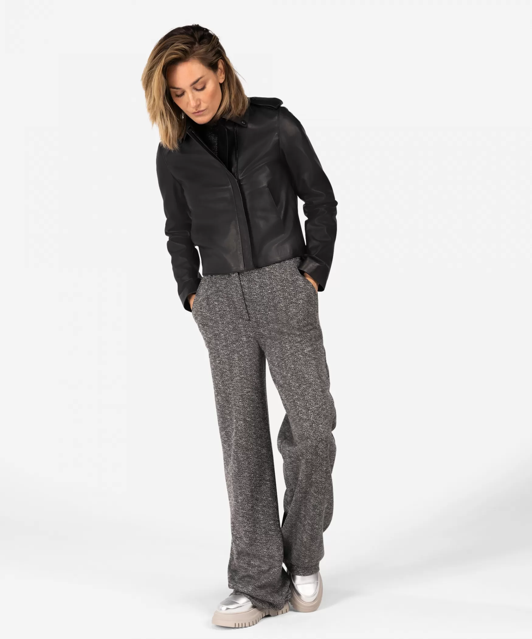 janey__black_26459.webp IBANA Janey | Black< Leren Jassen