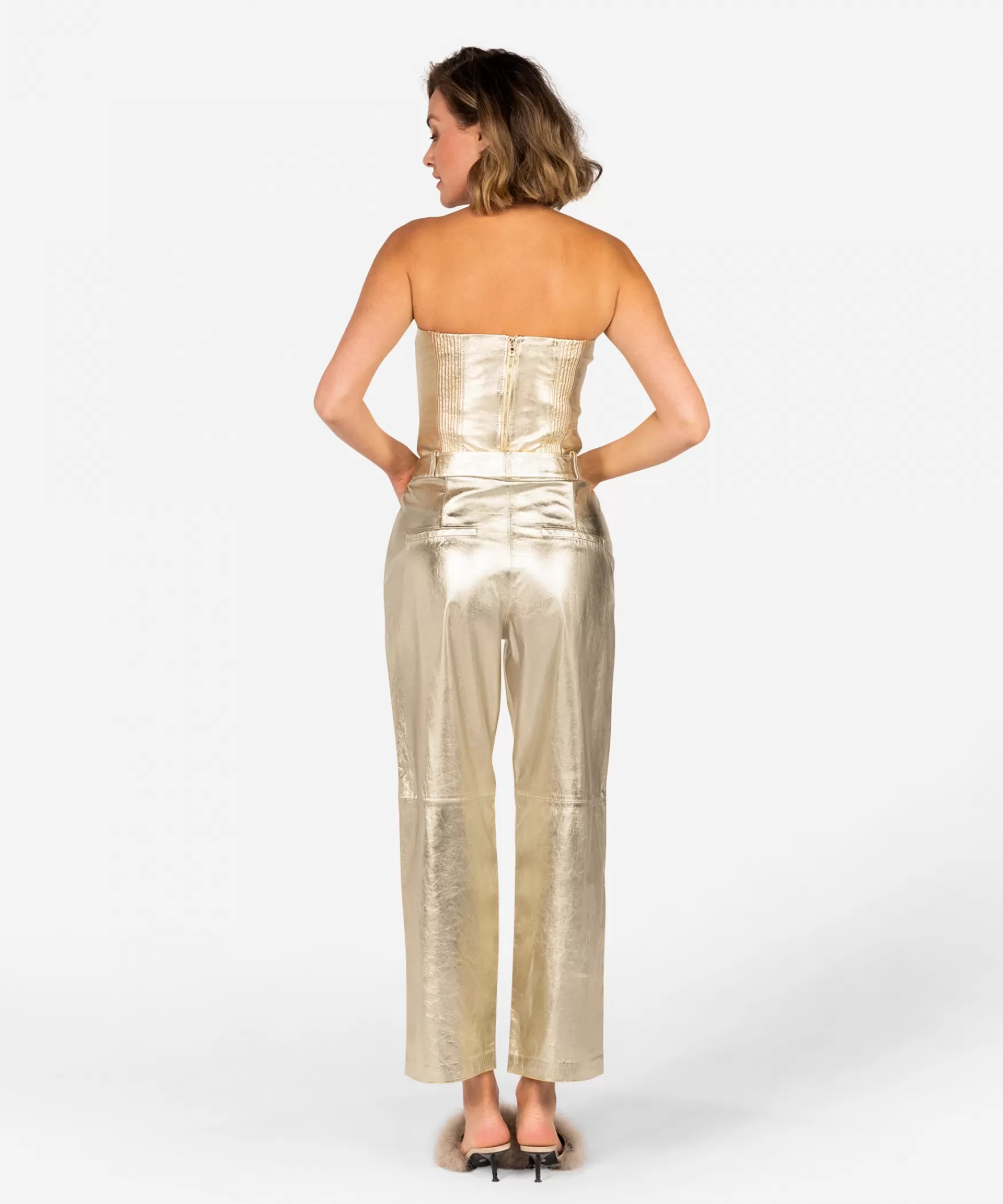 perfecta_metallic__soft_gold_24280.webp IBANA Perfecta Metallic | Soft gold< High Waist | Wide Fit