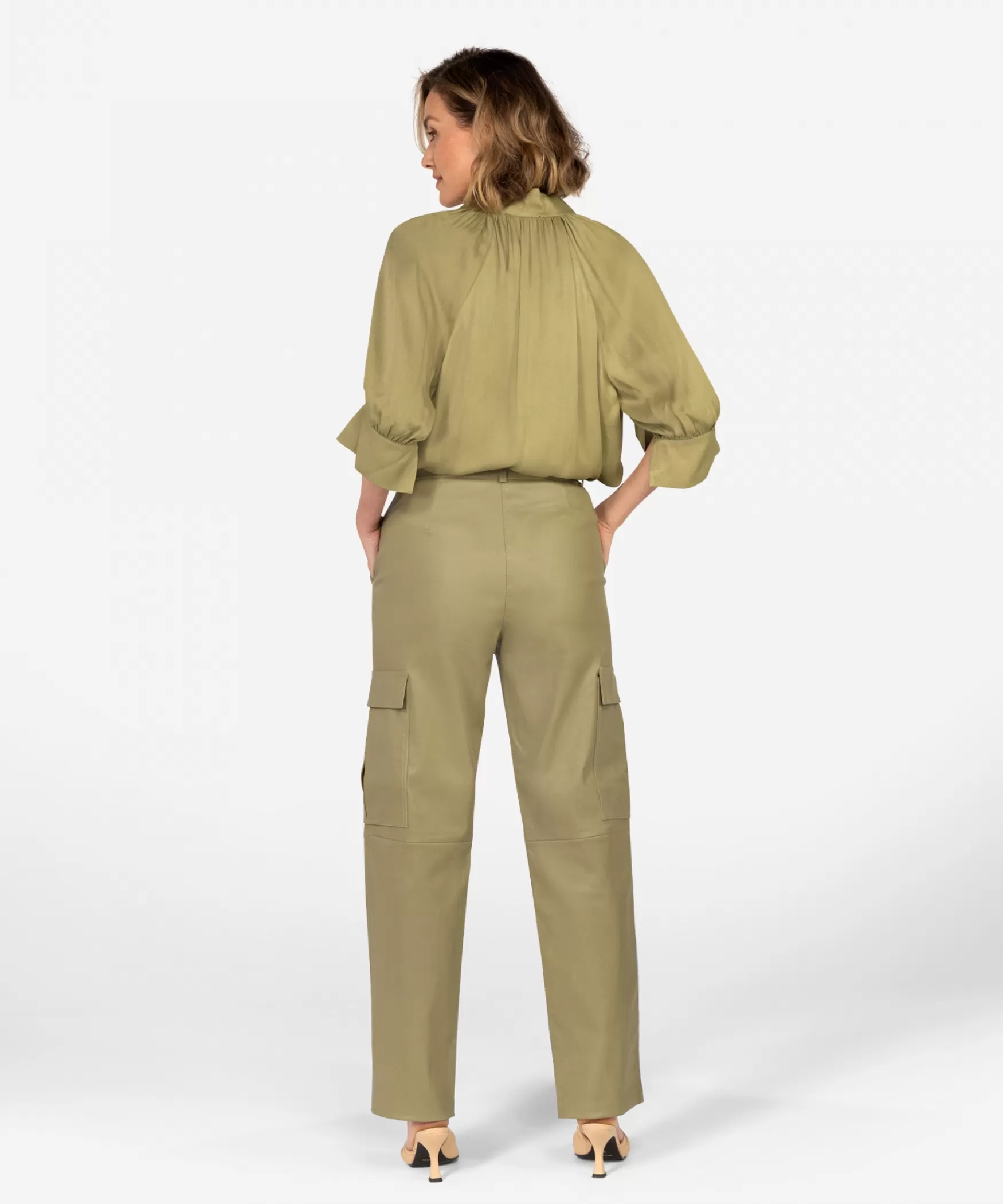 pleuni__moss_green_25470.webp IBANA Pleuni | < Wide Fit | Leren Broeken